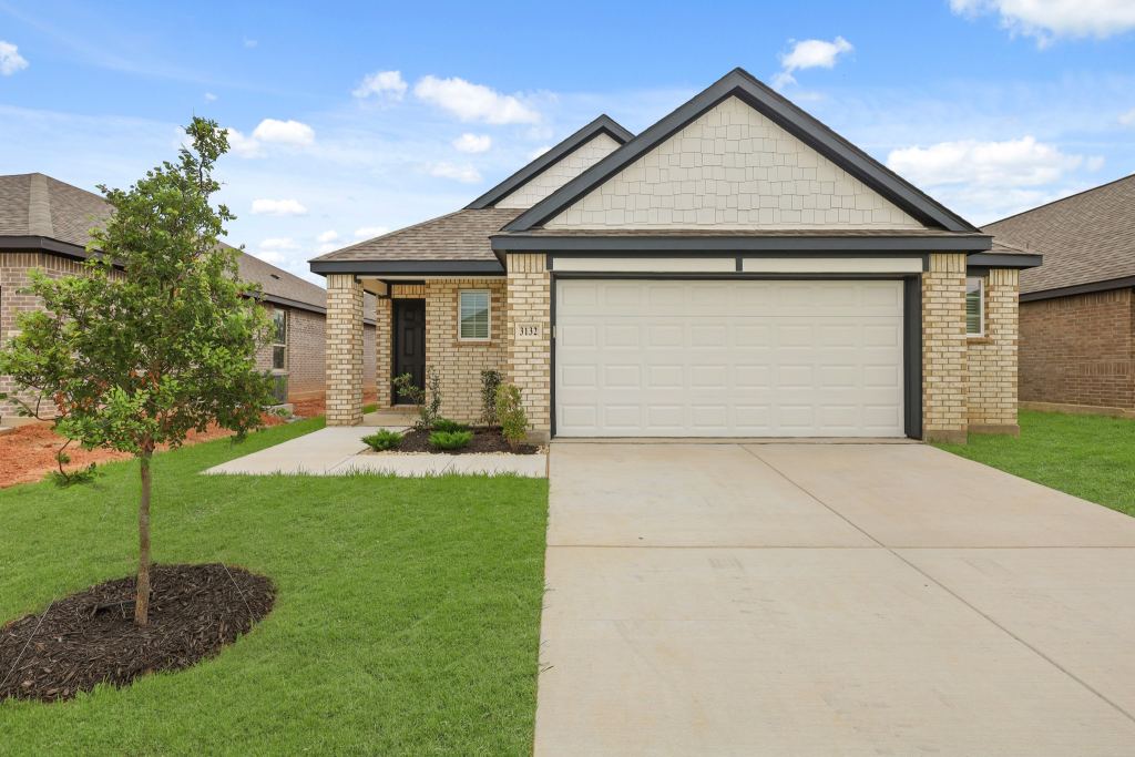 3132 Manchester Drive, Cleburne, TX 76031 — photo 1
