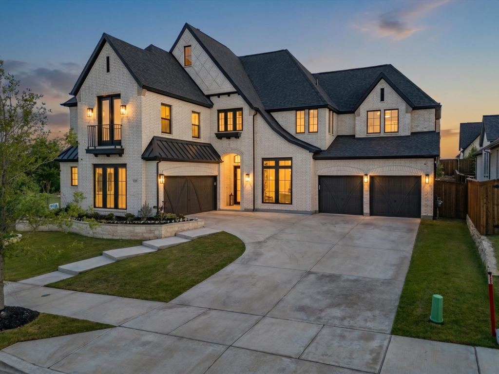 2216 Winding Creek Circle
