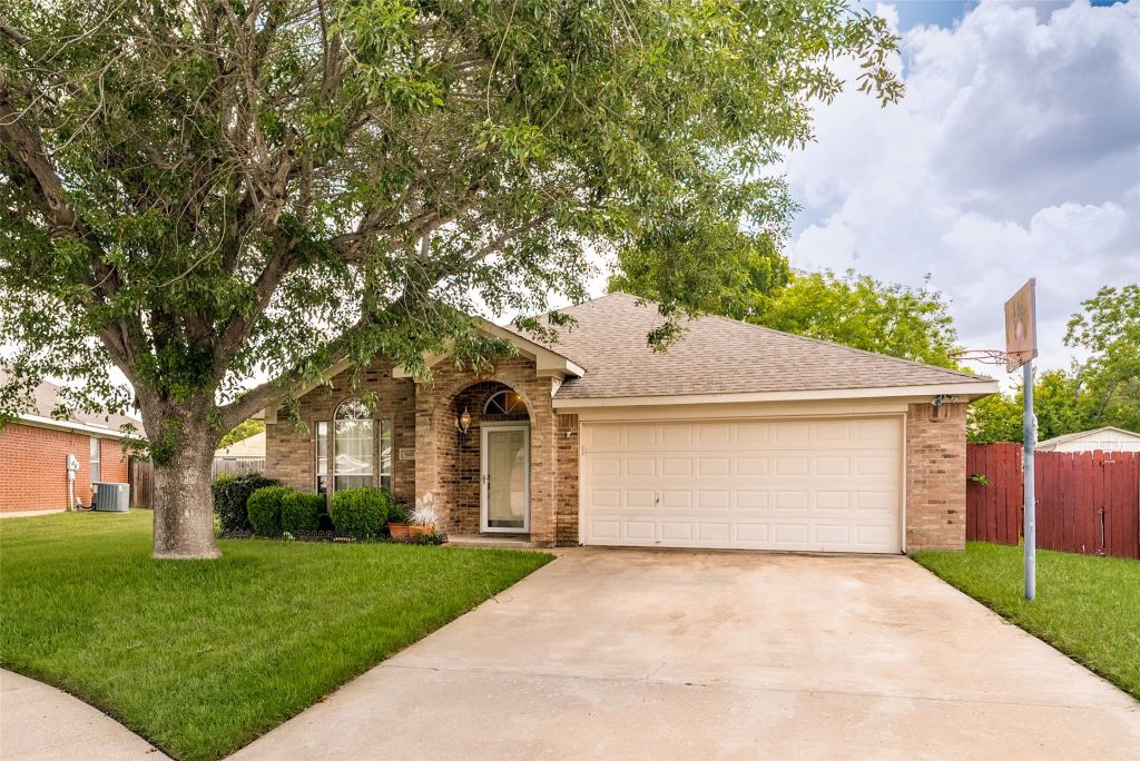 1005 Darren Drive, Burleson, TX 76028 — photo 1