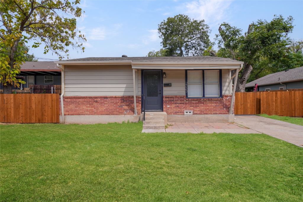 2333 Bird Street, Fort Worth, TX 76111 — photo 1