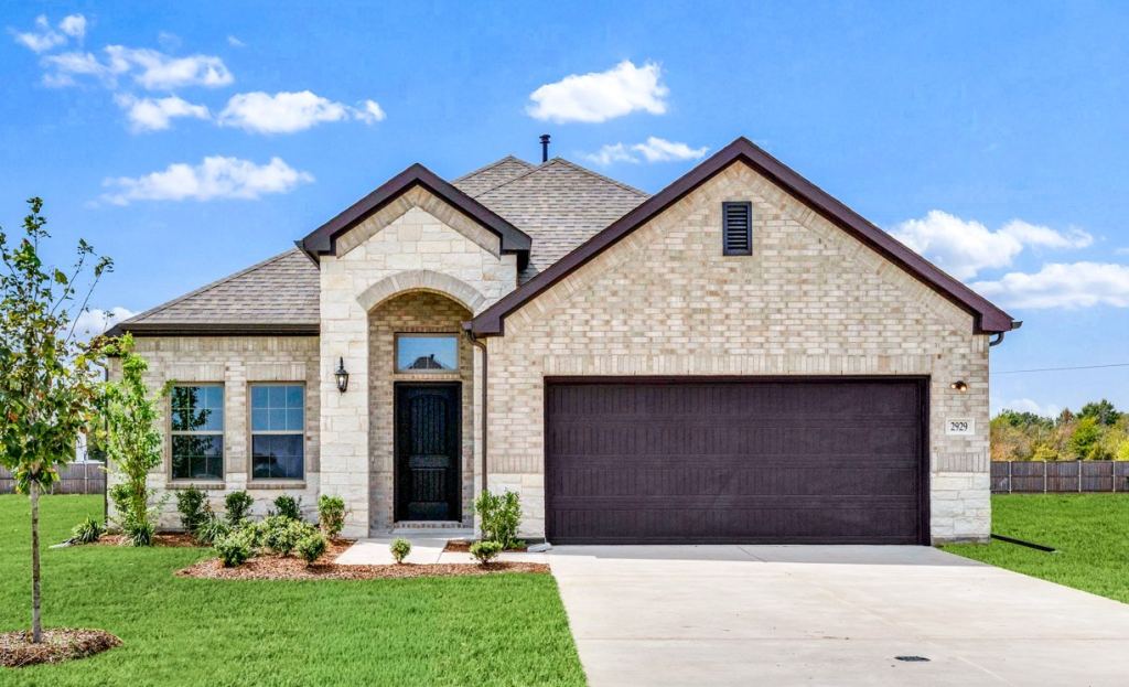 2929 Goldeneye, Greenville, TX 75402 — photo 1