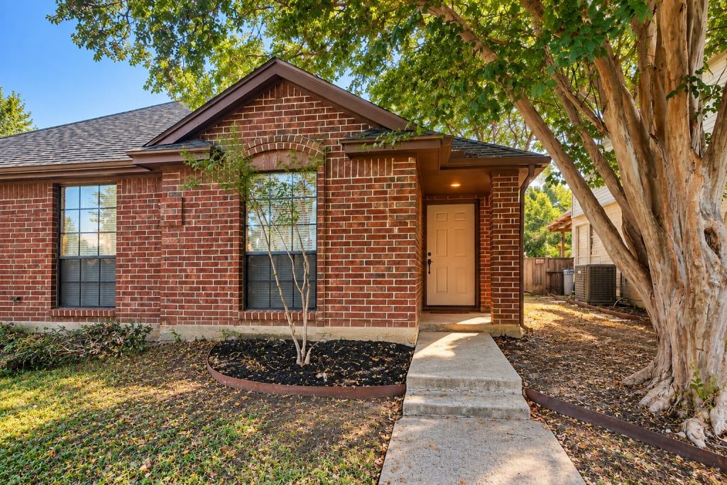 5531 Whisper Glen Drive, Arlington, TX 76017 — photo 1