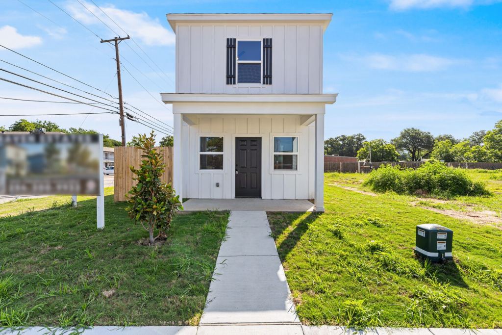 84 Crescent, Waco, TX 76705 — photo 1
