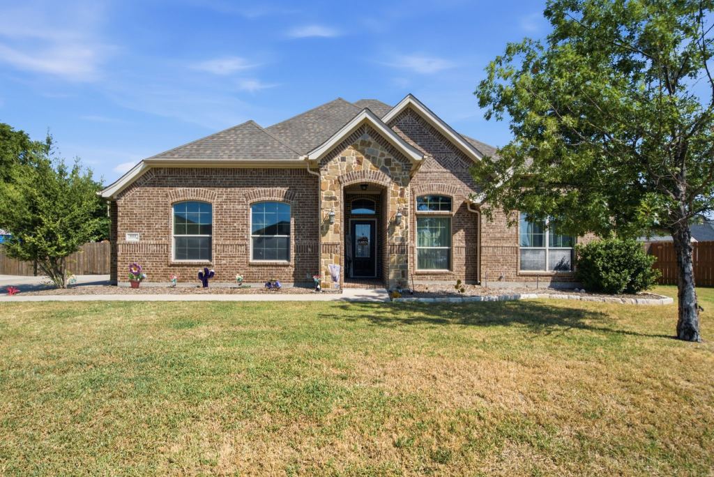 3112 White Horse Court, Granbury, TX 76049 — photo 1