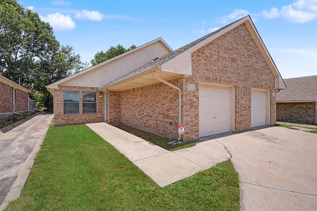3126 Cherry Lane, Fort Worth, TX 76116 — photo 1