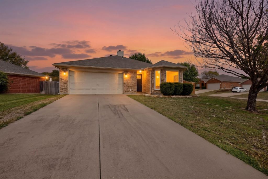 600 Jamie Lane, Mansfield, TX 76063 — photo 1