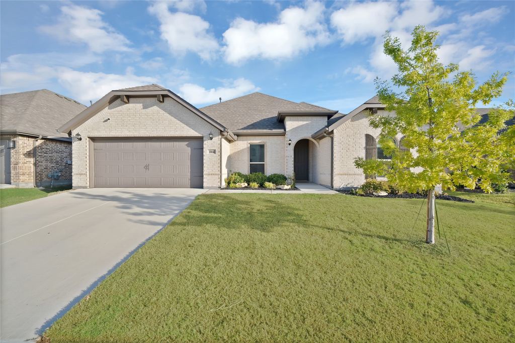 1066 Fleetwood Drive, Justin, TX 76247 — photo 1