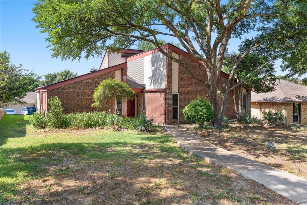 1820 Green Ridge Court, Carrollton, TX 75007 — photo 1