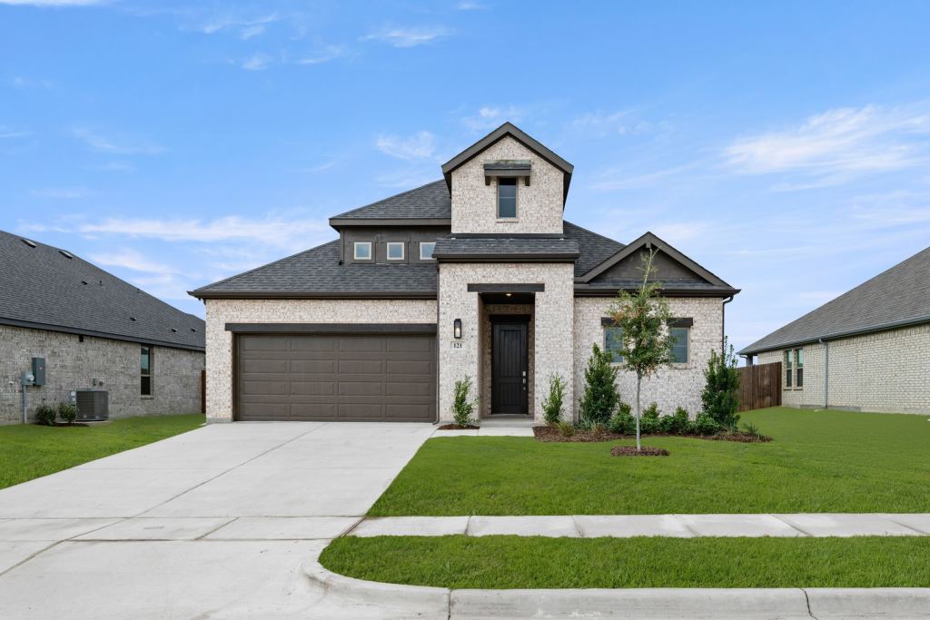 121 Trinity Street, Grandview, TX 76050 — photo 1