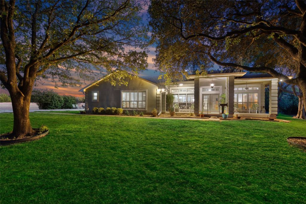 2104-B W Holiday, Fate, TX 75087 — photo 1