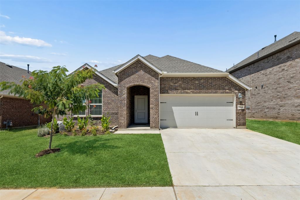 9813 Cherrywood Way, Aubrey, TX 76227 — photo 1