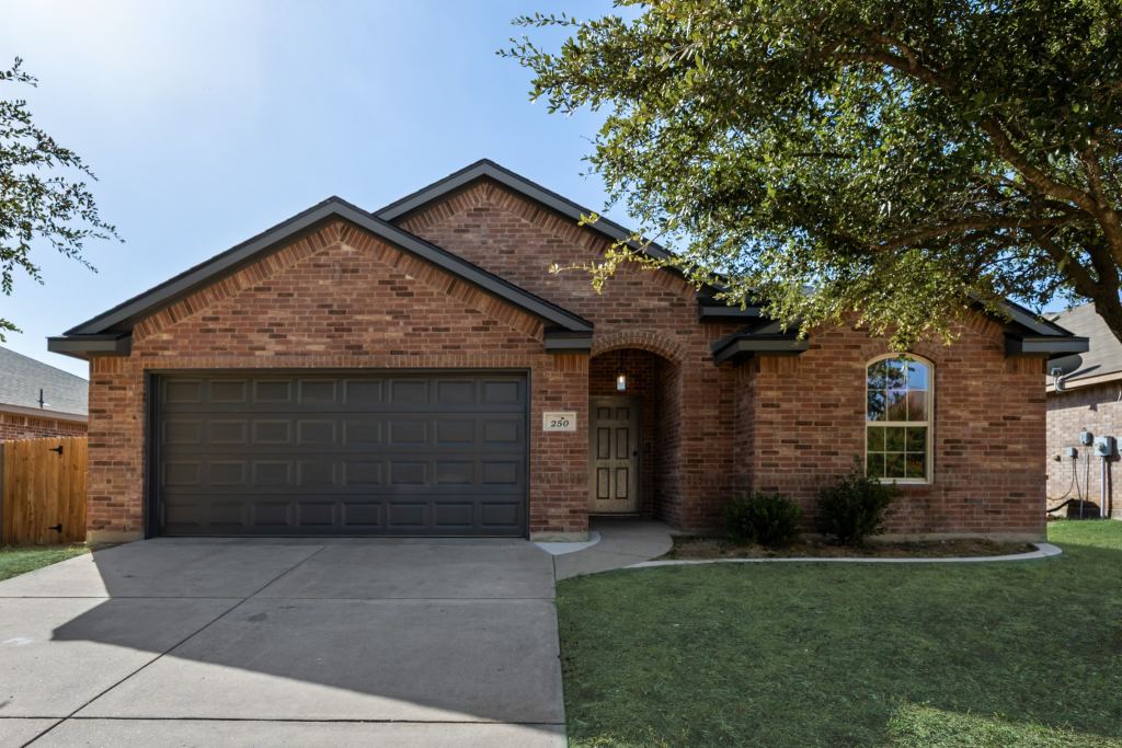 250 Kennedy Drive, Crowley, TX 76036 — photo 1