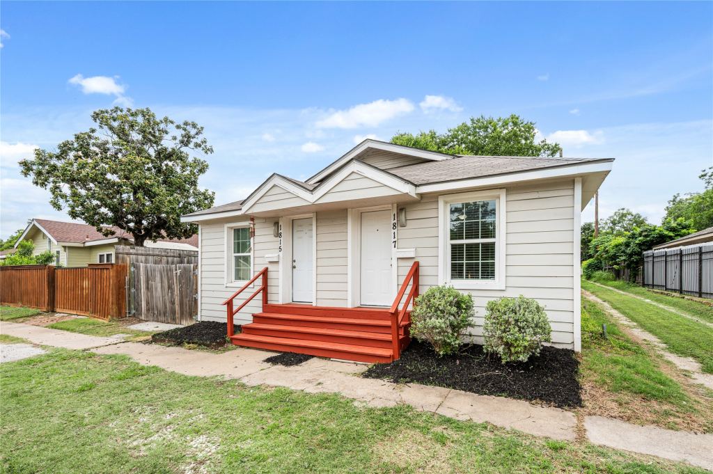 1817 W Brooklyn Avenue, Dallas, TX 75208 — photo 1