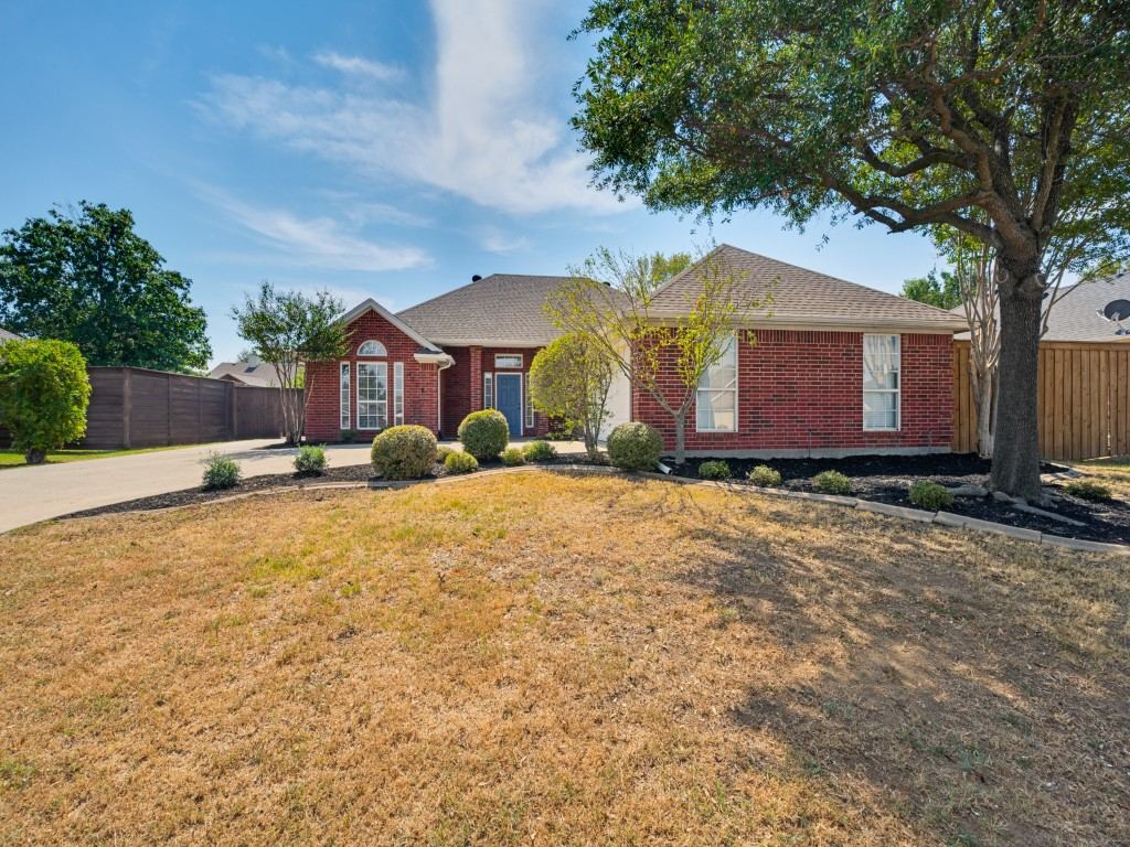 1005 Diane Street, Aubrey, TX 76227 — photo 1