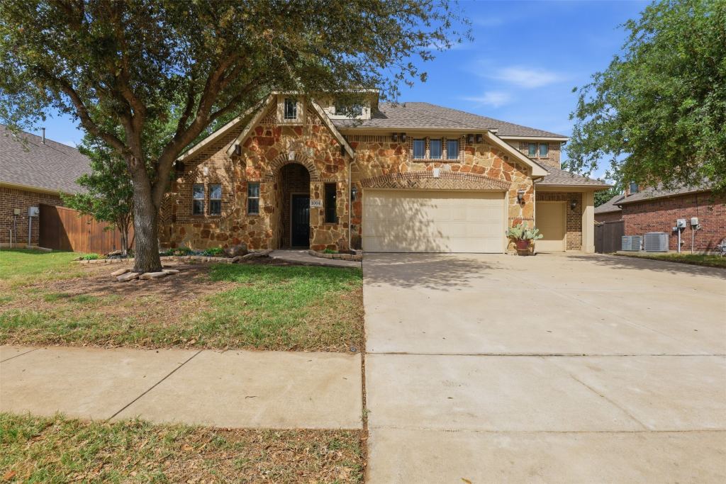1004 Tara Drive, Burleson, TX 76028 — photo 1