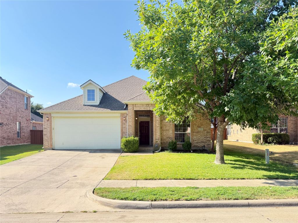 2811 Barco, Grand Prairie, TX 75054 — photo 1