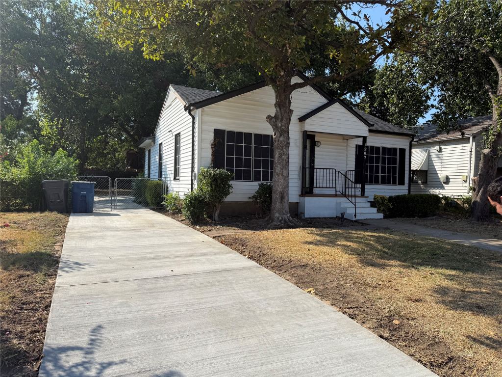 1207 Tarpley Avenue, Dallas, TX 75211 — photo 1
