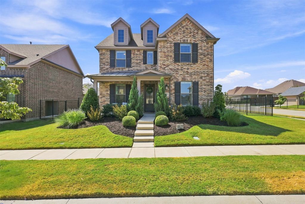 1829 Temple Hills, Van Alstyne, TX 75495 — photo 1