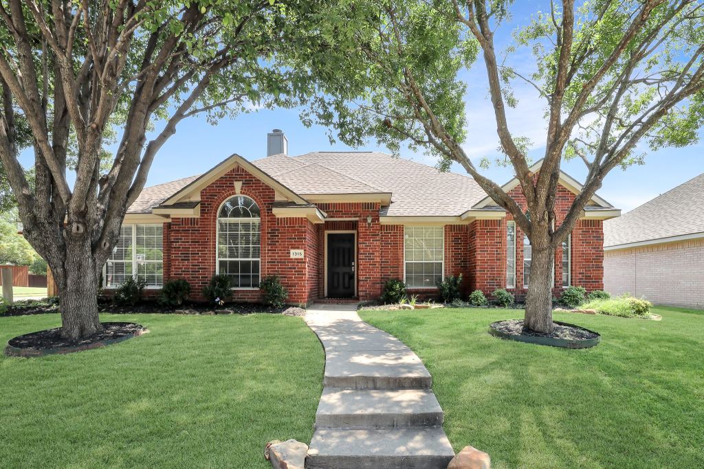 1315 Ballantrae Drive, Allen, TX 75013 — photo 1