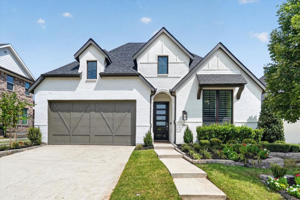 1604 Swan Street, Van Alstyne, TX 75495 — photo 1