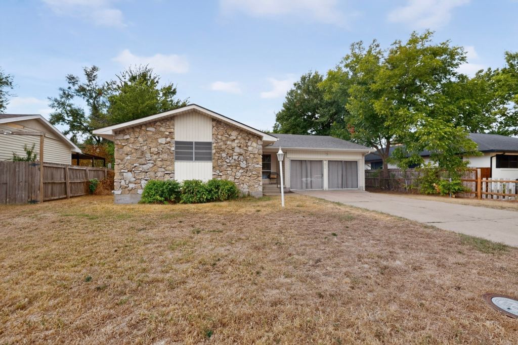 873 Beverly Drive, Terrell, TX 75160 — photo 1