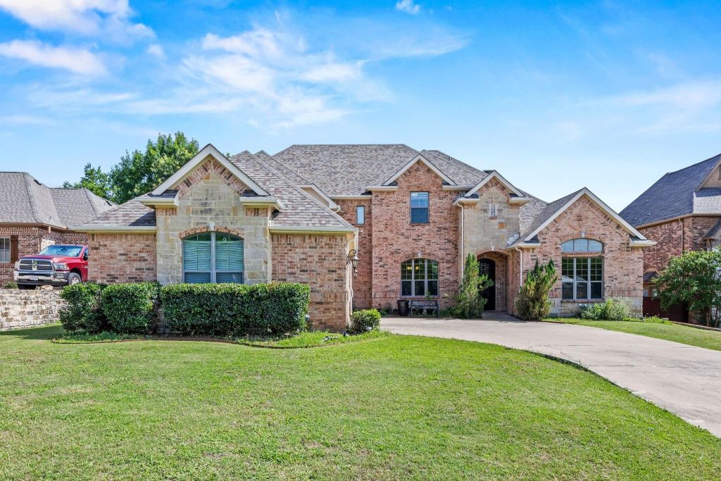 804 Bentwater Parkway, Grand Prairie, TX 75104 — photo 1