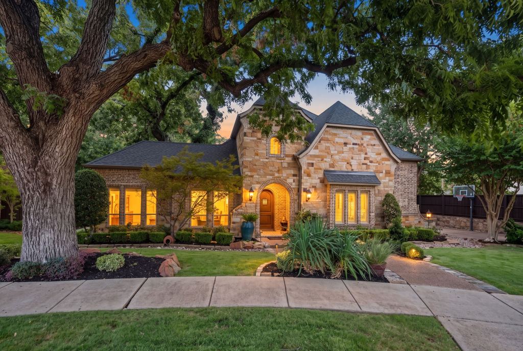 1700 Surrey Lane, McKinney, TX 75072 — photo 1