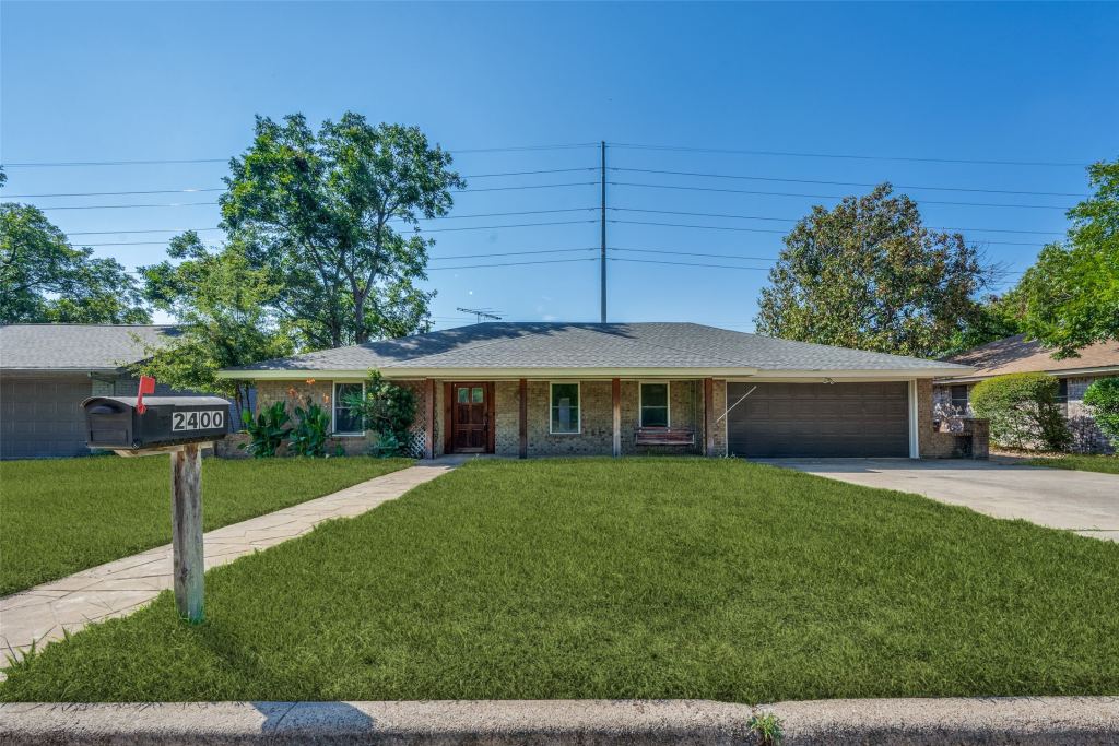 2400 W Lavender Lane