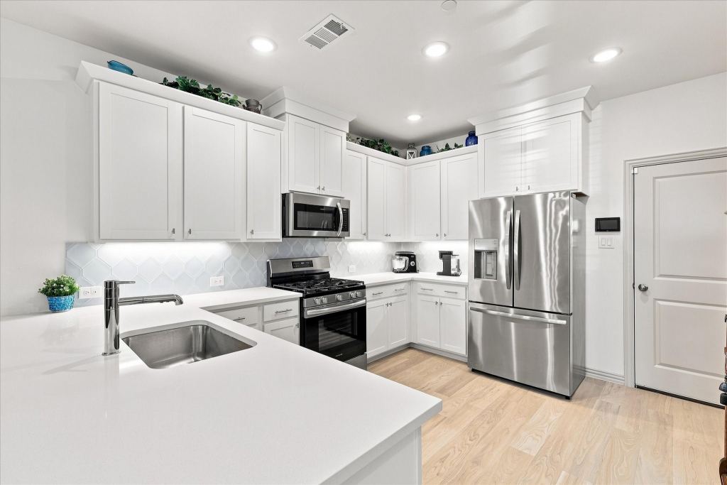 612 4th Street, Argyle, TX 76226 — photo 1