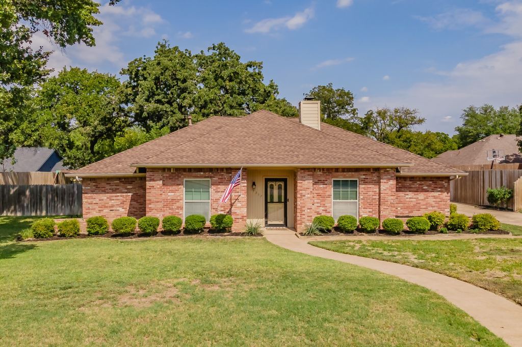 7317 Tipperary Court, North Richland Hills, TX 76182 — photo 1
