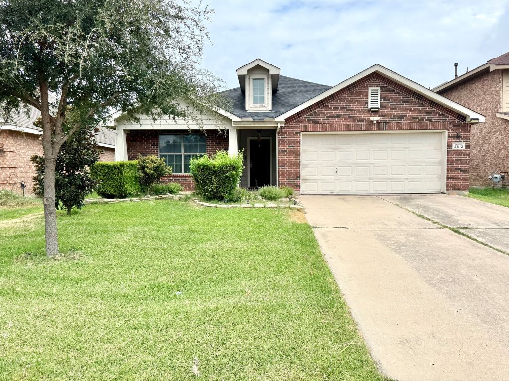 2812 Park Place Drive, Grand Prairie, TX 75052 — photo 1