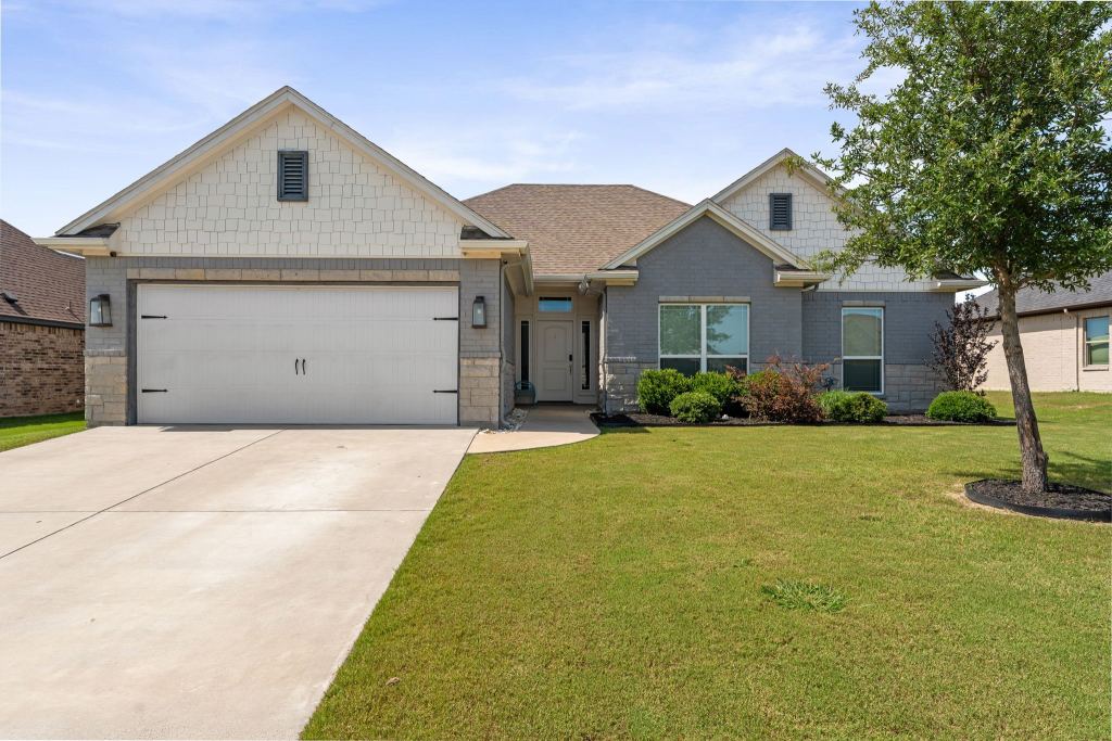 219 Bayless Avenue, Godley, TX 76044 — photo 1