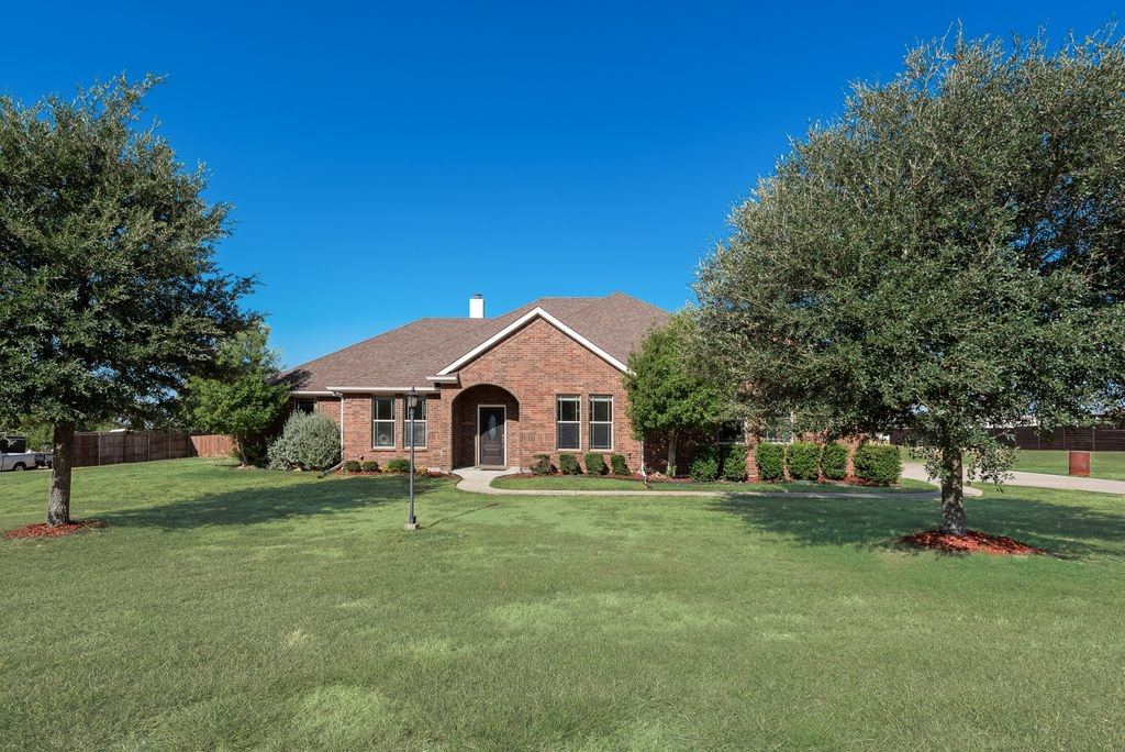 2121 N Mockingbird Lane, Midlothian, TX 76065 — photo 1