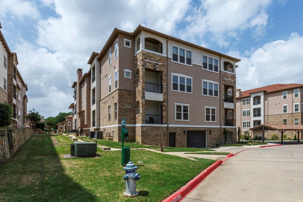 6631 Via Positano 202, Irving, TX 75039 — photo 1