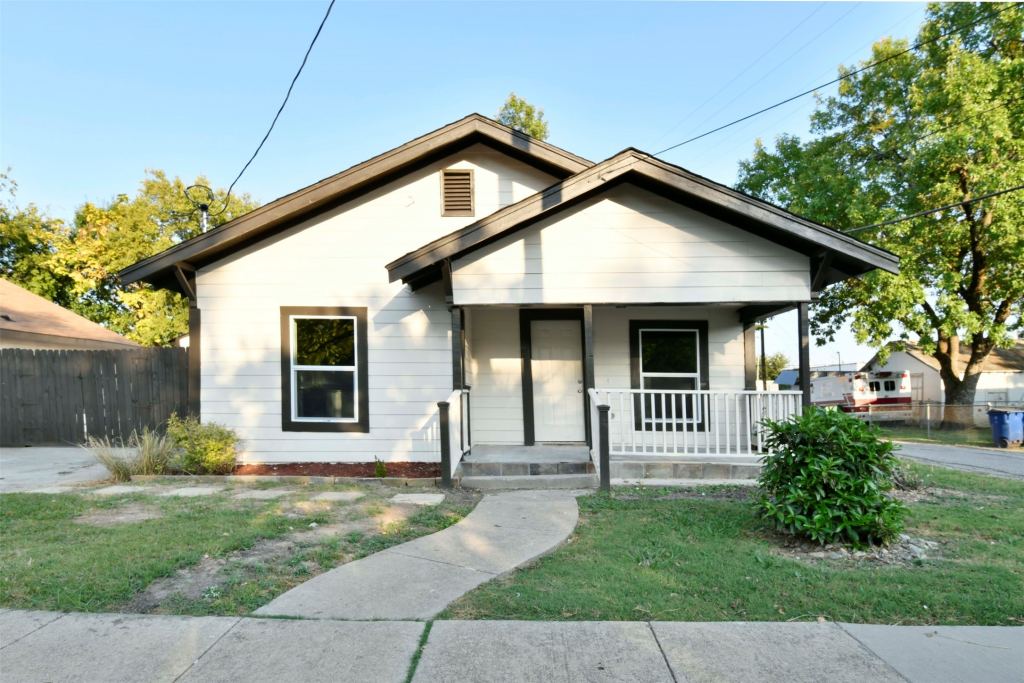 814 N Kentucky Street, McKinney, TX 75069 — photo 1