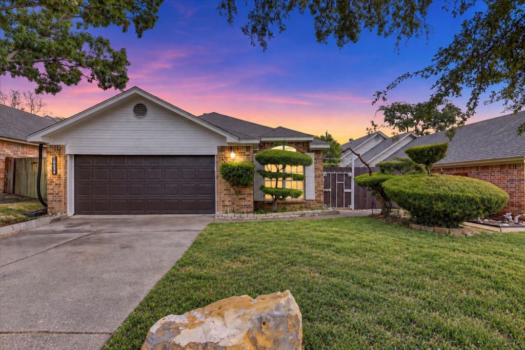 10634 Tall Oak Drive