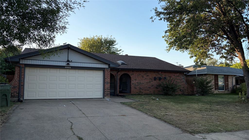 3002 Barrington Place, Arlington, TX 76014 — photo 1