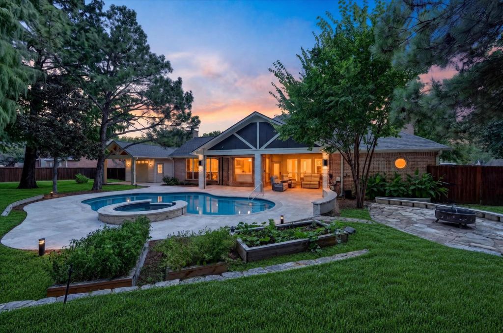 4901 Forest Hill Drive, Flower Mound, TX 75028 — photo 1