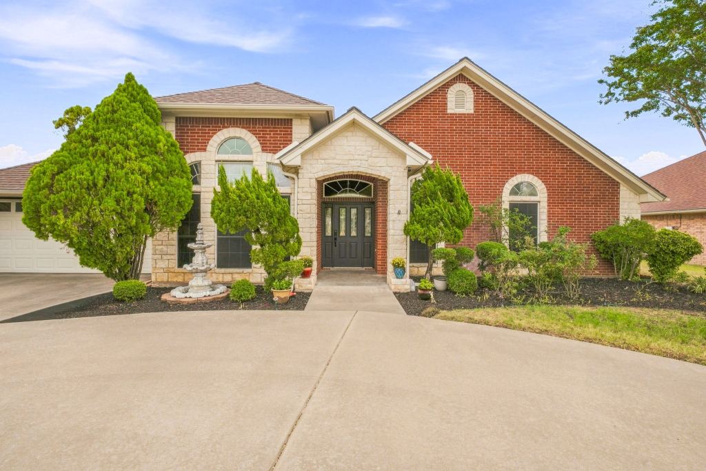 1422 Glenwood Drive, Stephenville, TX 76401 — photo 1