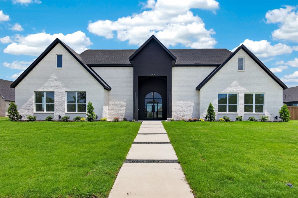 1010 Devonshire Drive N, Forney, TX 75126 — photo 1