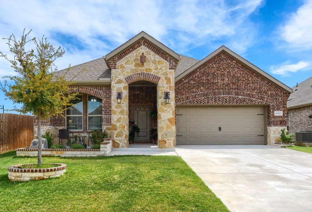 10922 Autry Ridge Lane, Aubrey, TX 76227 — photo 1