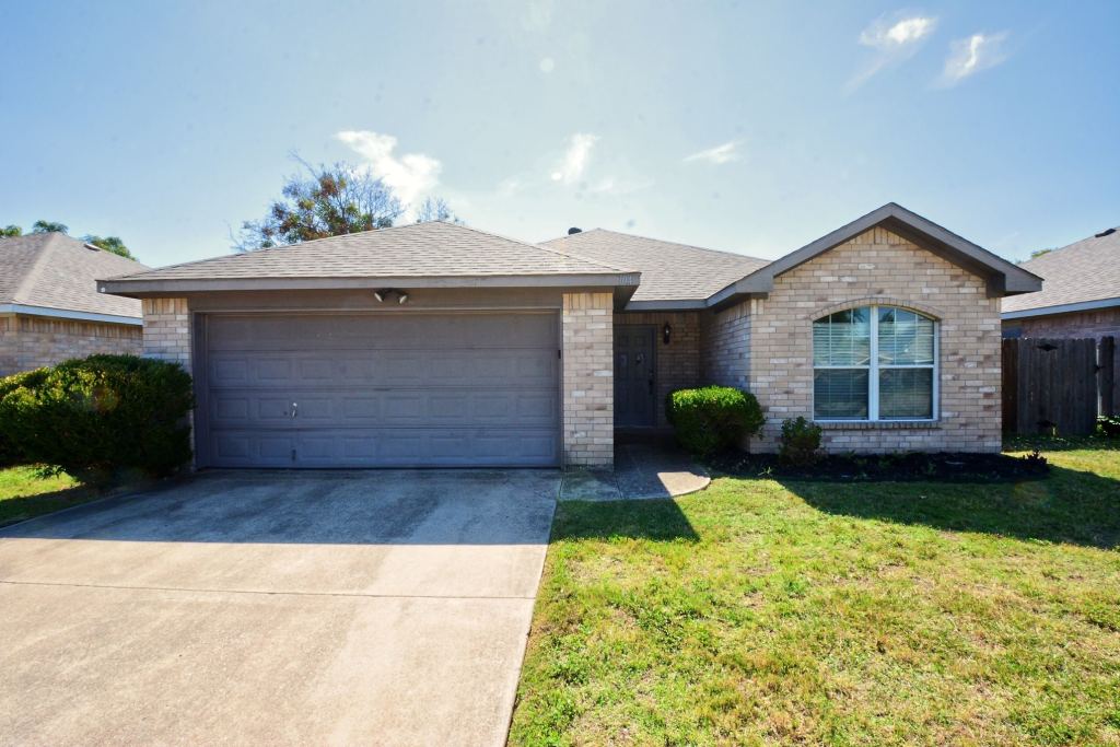 104 Camden Court, Irving, TX 75061 — photo 1