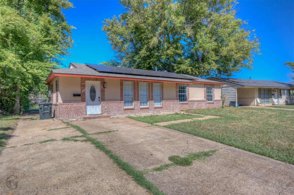 3415 Horseshoe Trail