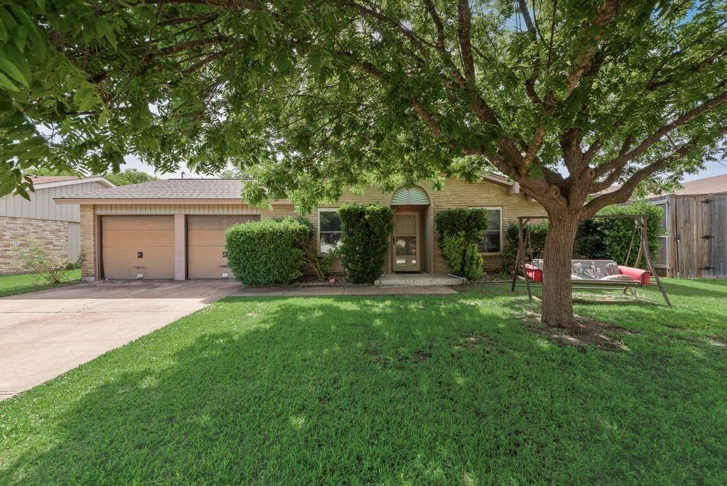 6536 Wakefield Road, North Richland Hills, TX 76182 — photo 1