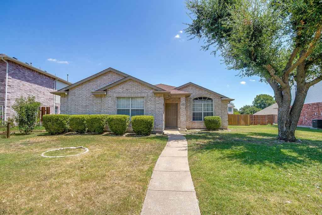 924 Thistle Circle, Allen, TX 75002 — photo 1