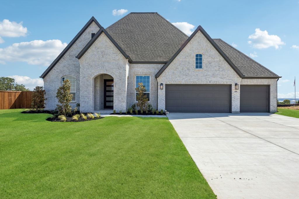 100 Bristol Lane, Azle, TX 76020 — photo 1