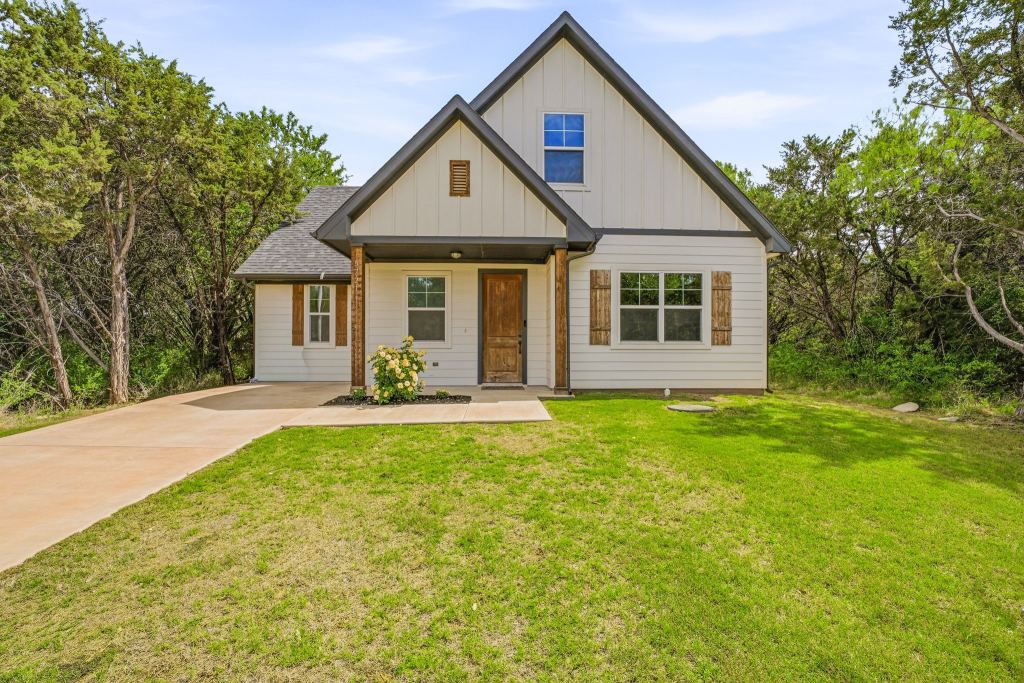 5721 San Jacinto Drive, Granbury, TX 76048 — photo 1