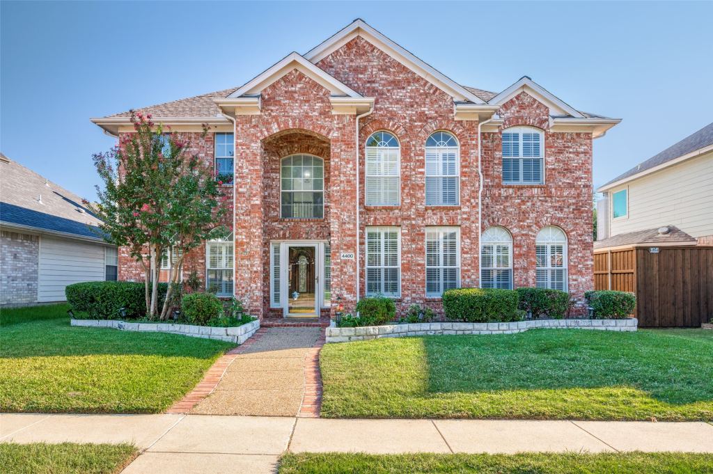 4400 Belvedere Drive