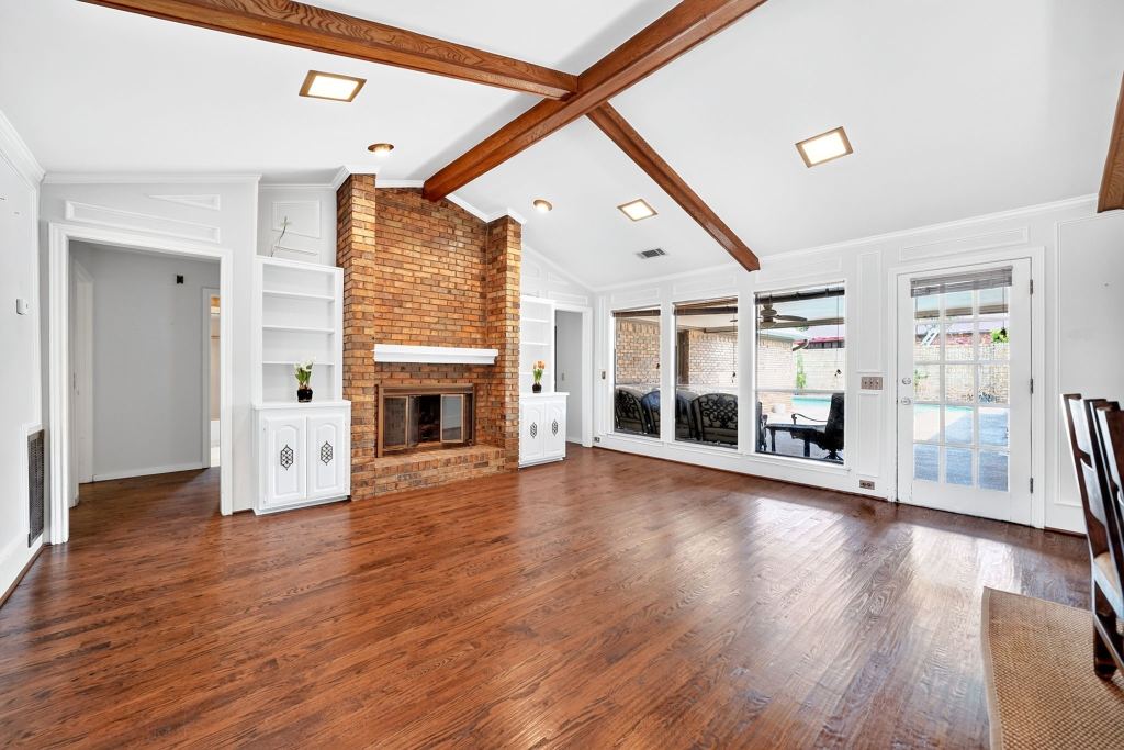 10130 Woodlake Drive