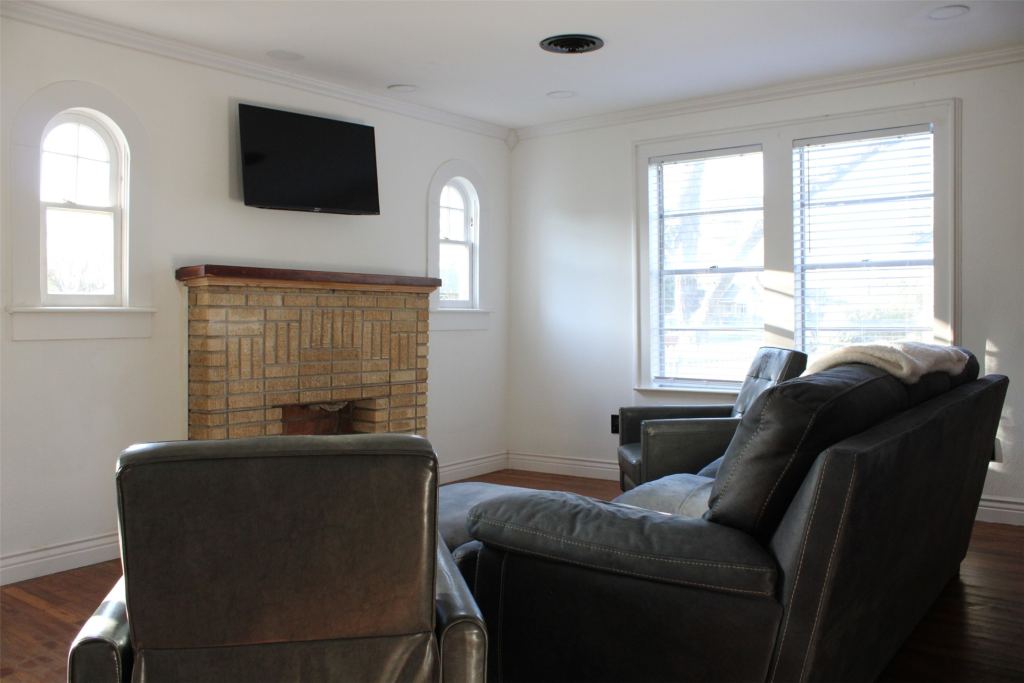 417 N Pecan Street, Arlington, TX 76011 — photo 1